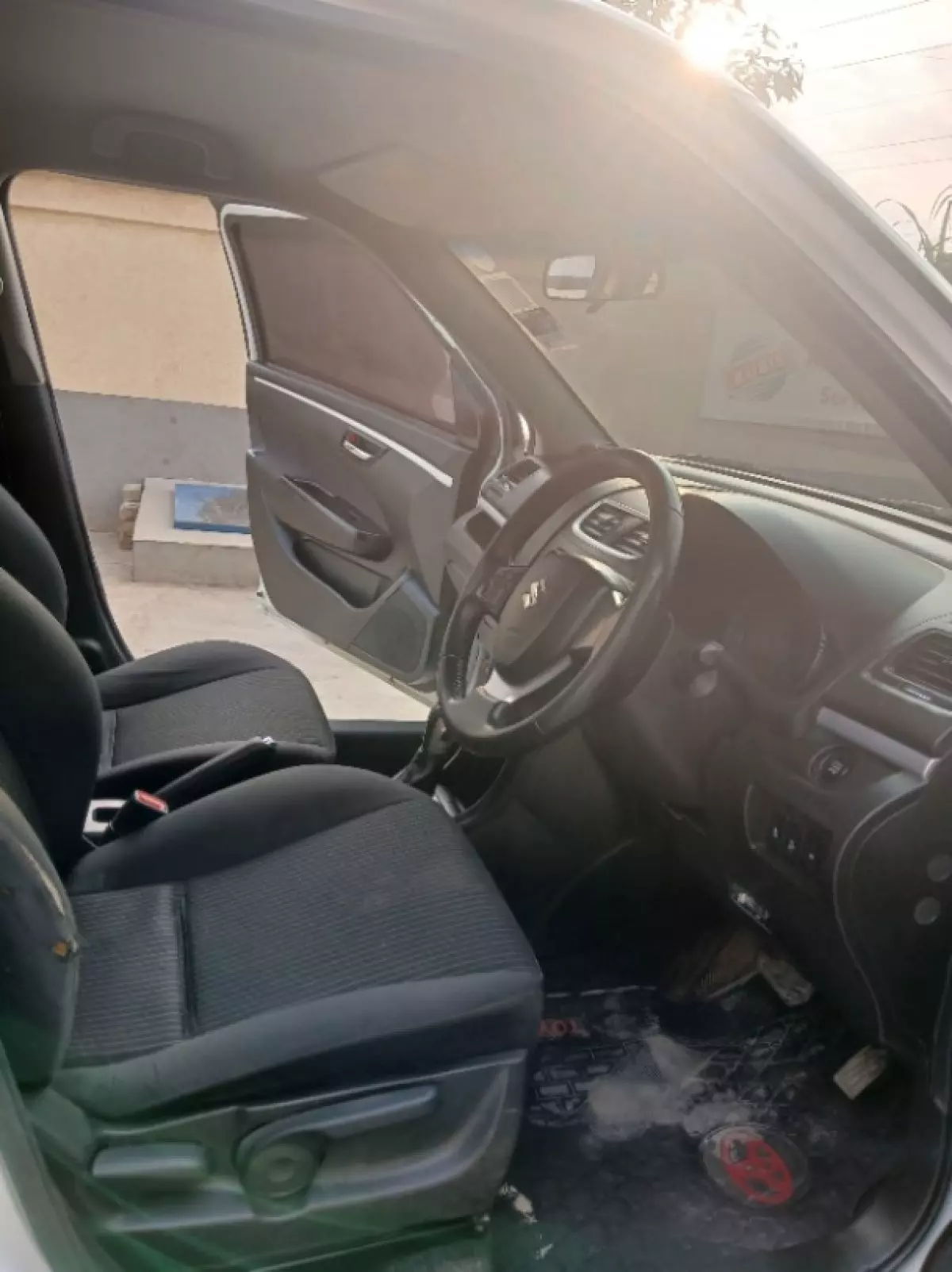 interiorFront