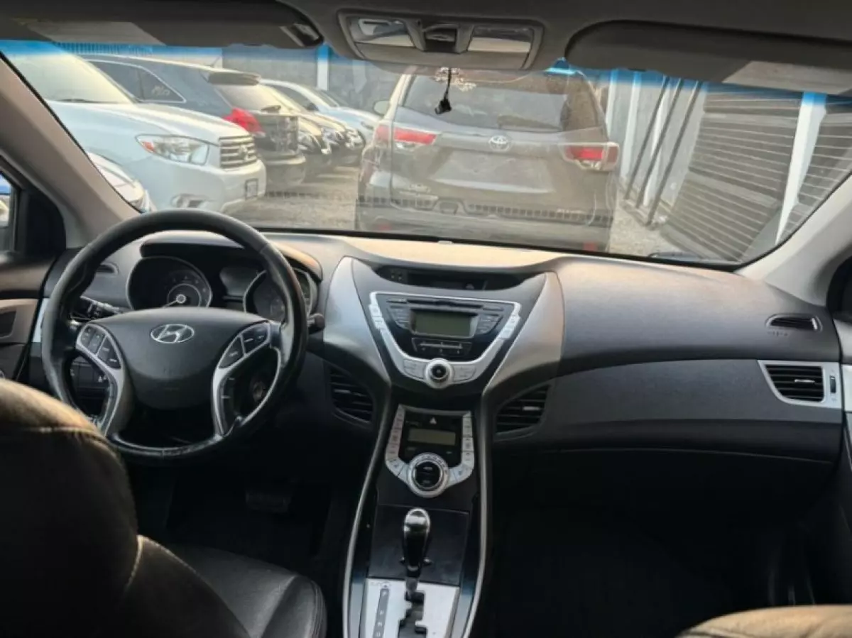 interiorFront