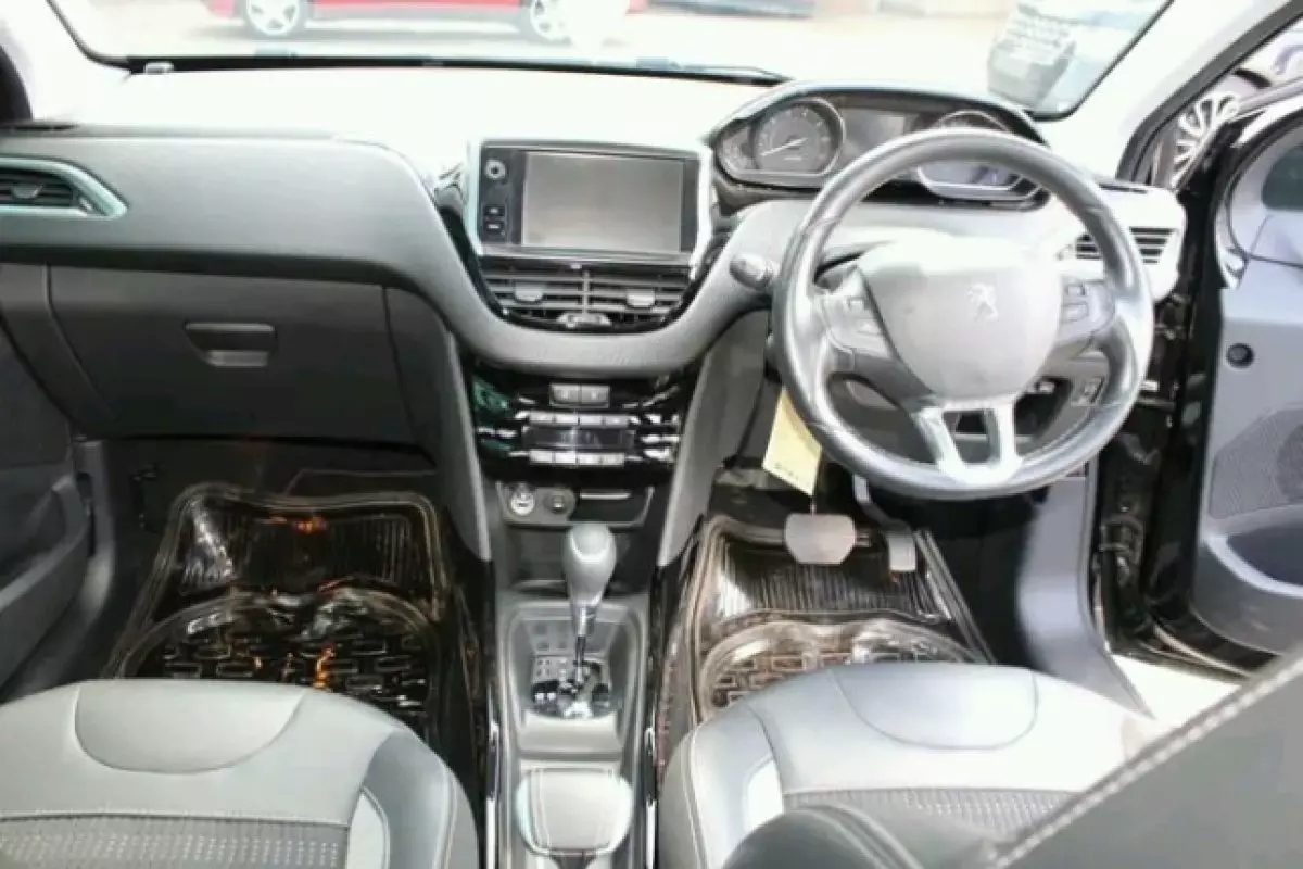 interiorFront