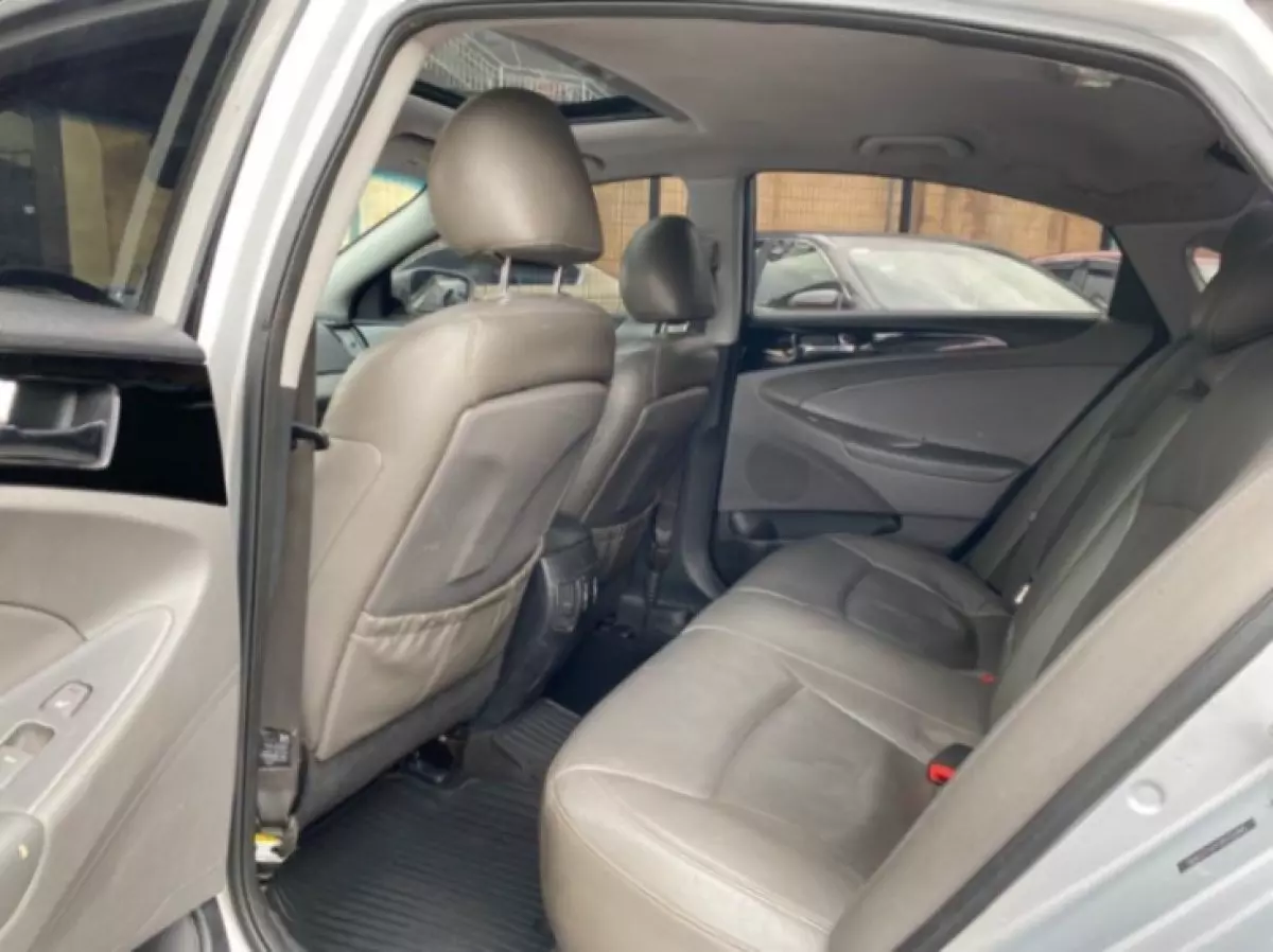 interiorBack