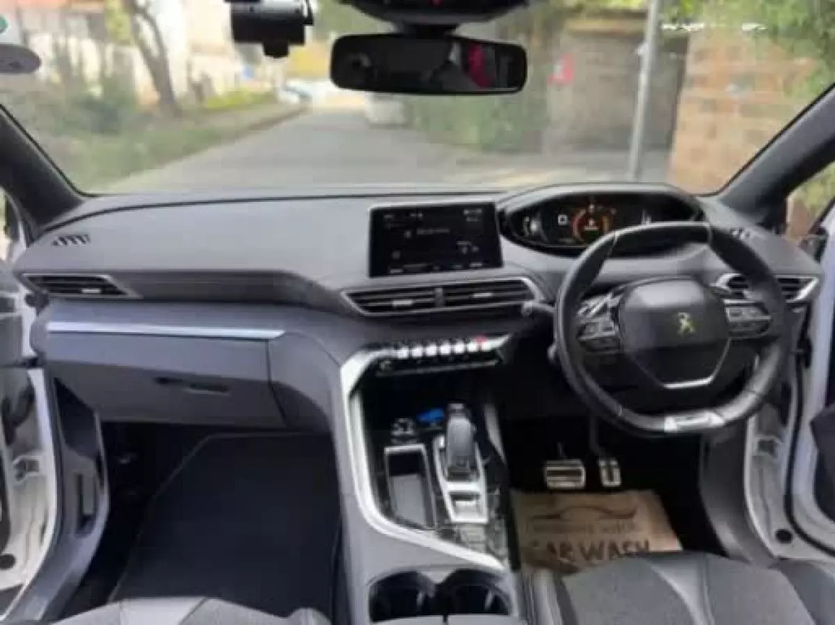 interiorFront