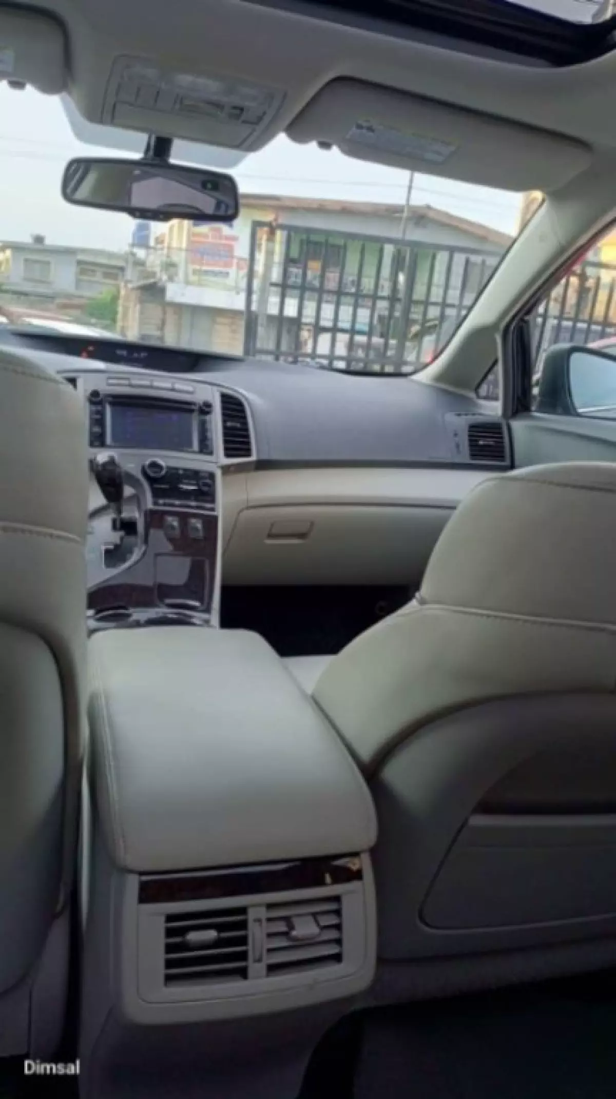 interiorFront