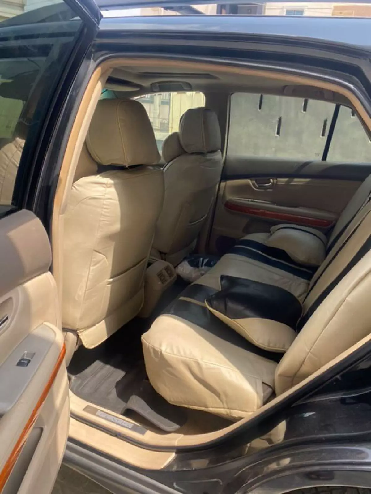interiorBack