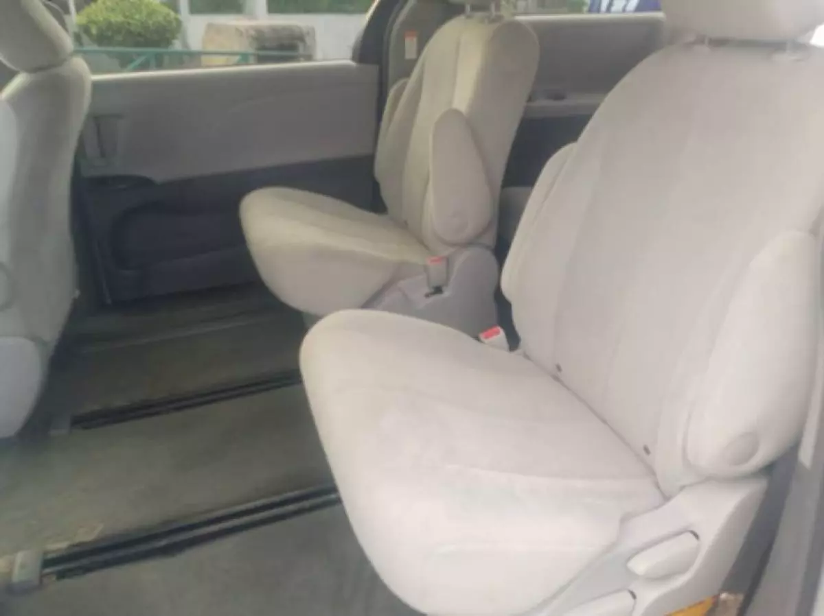 interiorBack