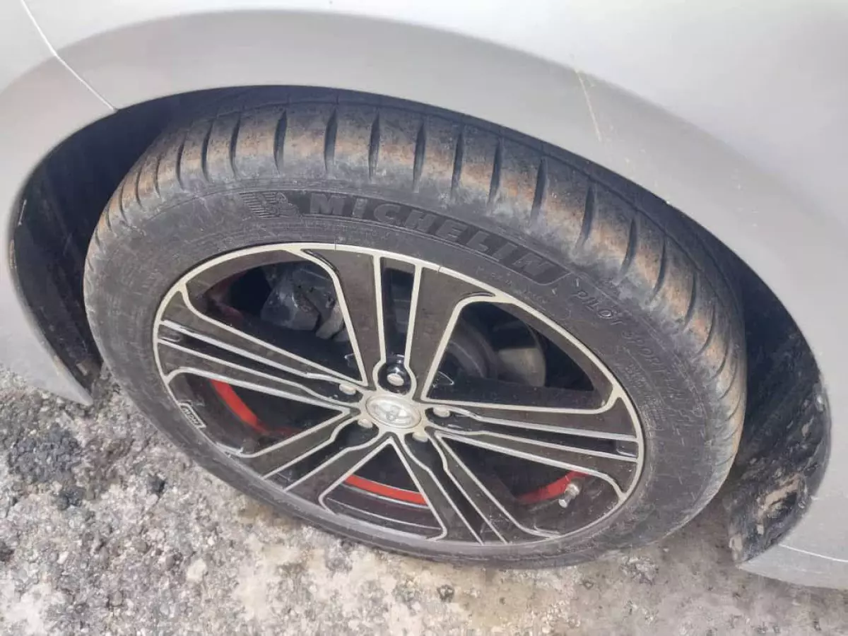 tyre2