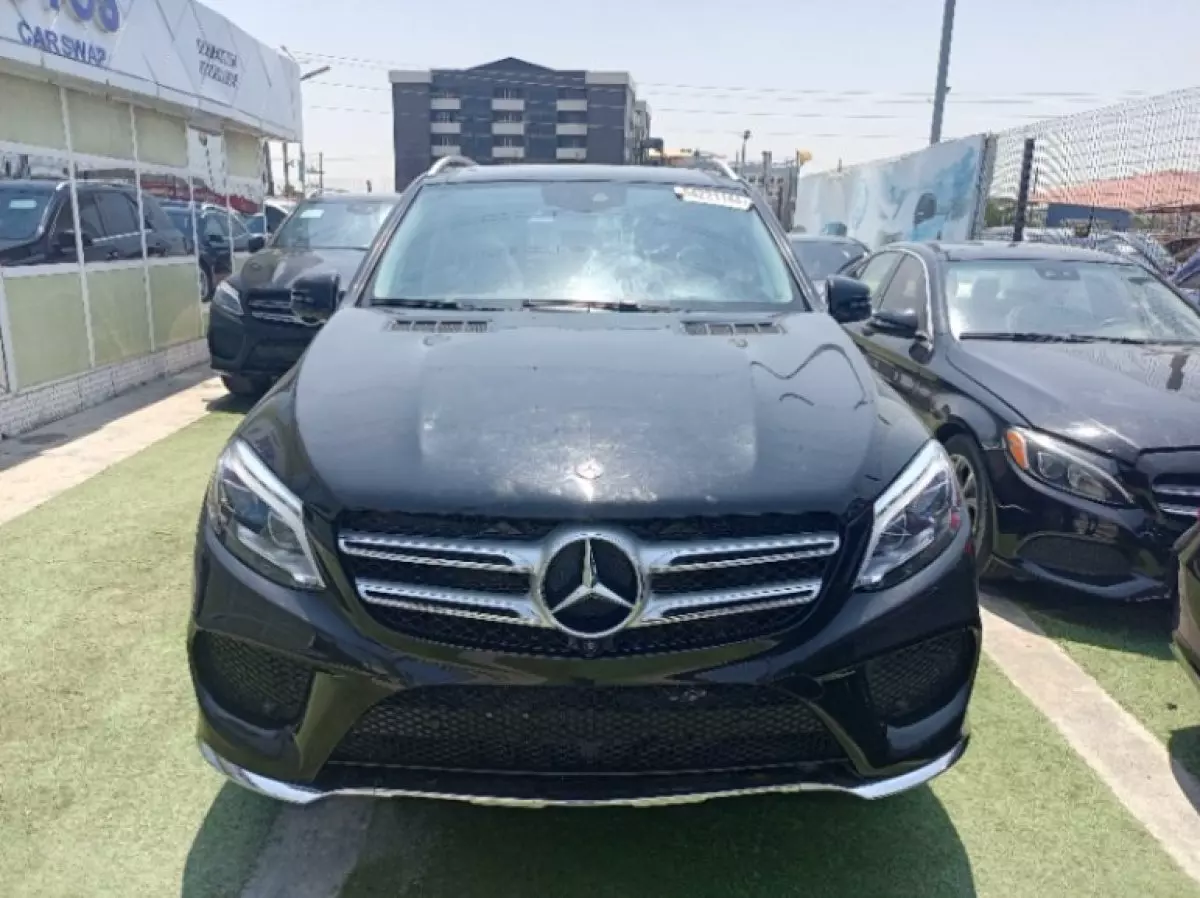 Mercedes-Benz GLE 350 - 2016