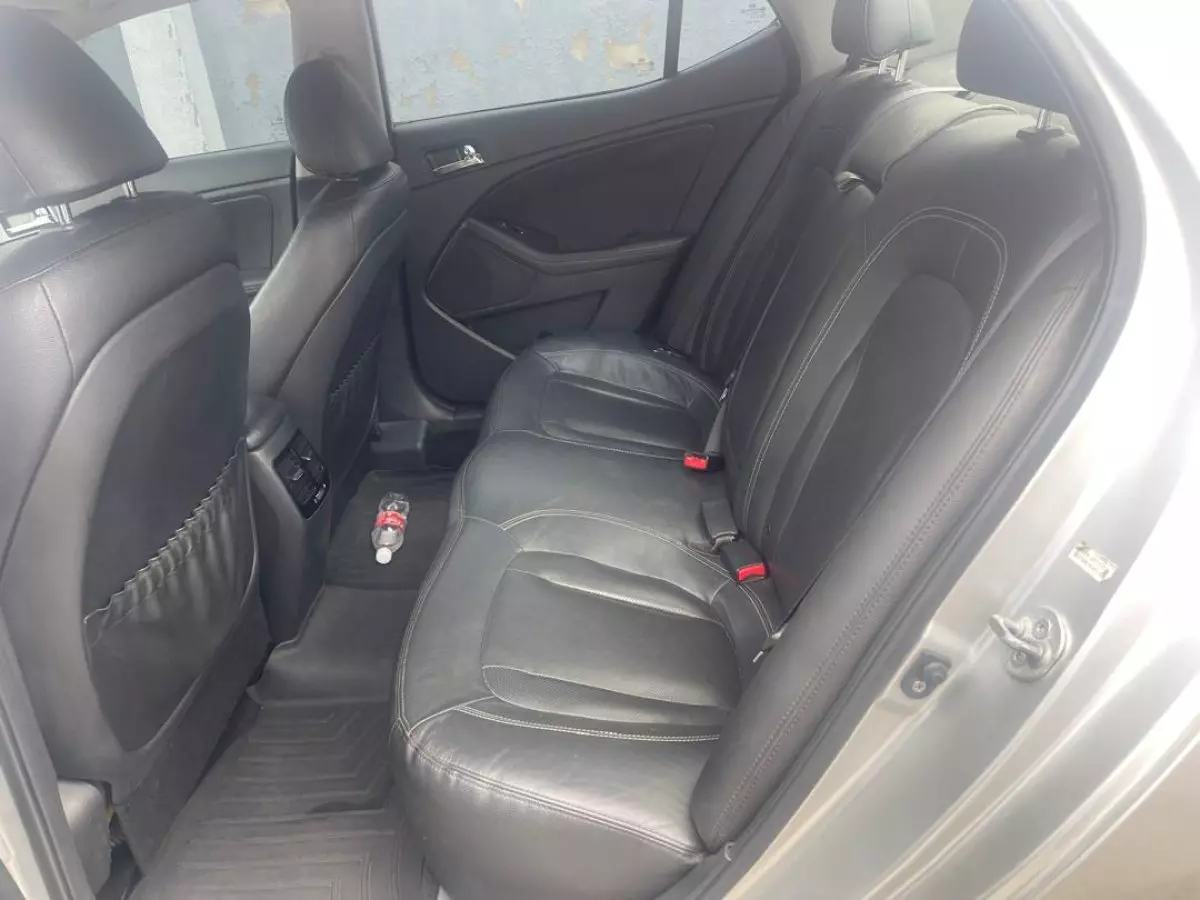 interiorBack