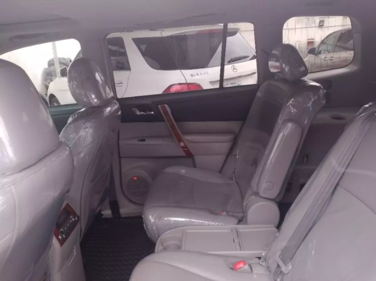 interiorBack