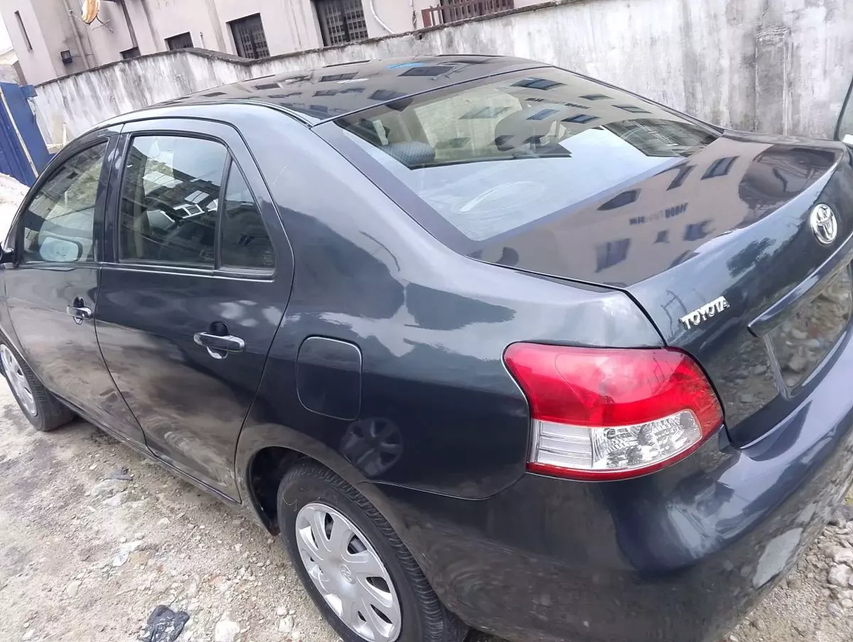 car Right Back