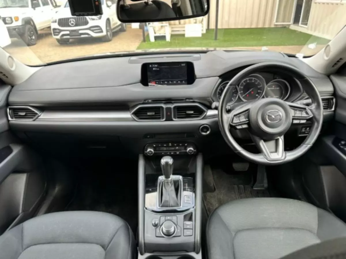 interiorFront