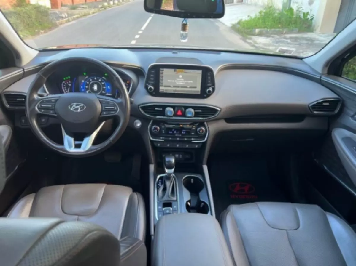interiorFront