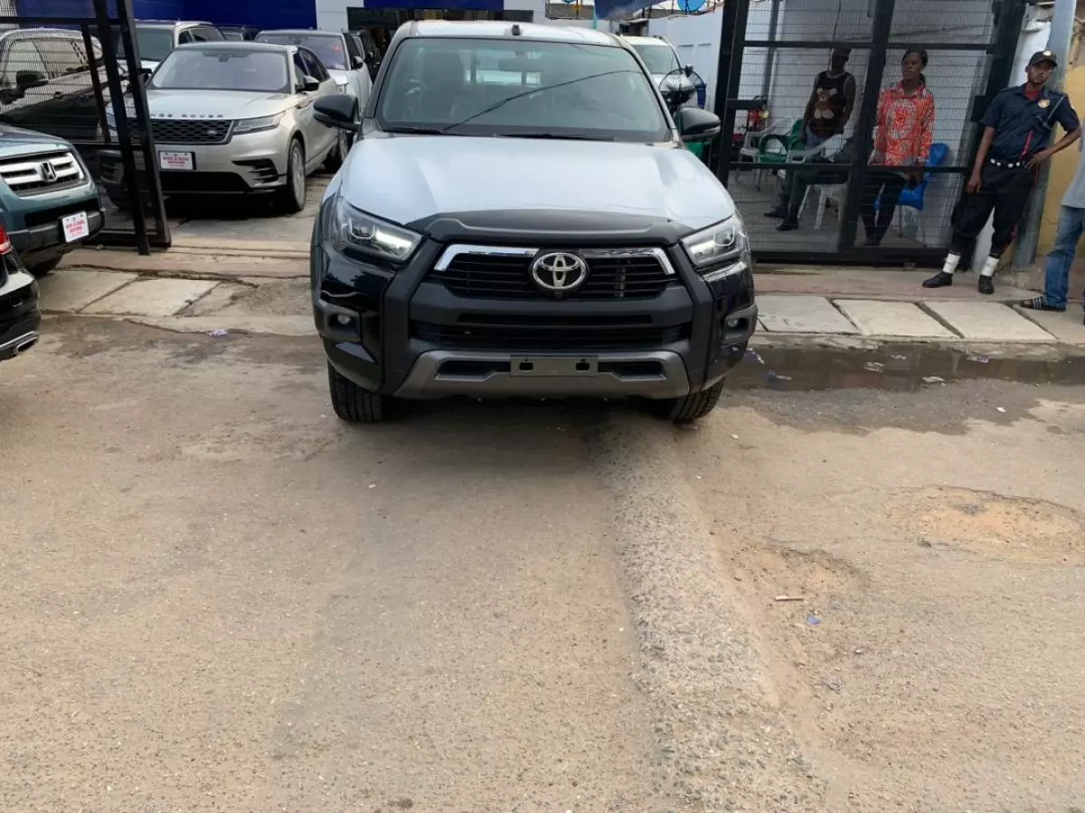 Toyota Hilux - 2024