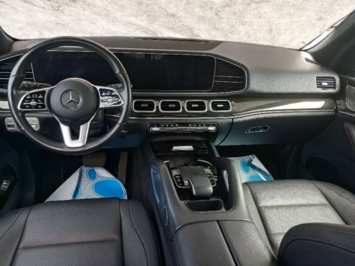 interiorFront