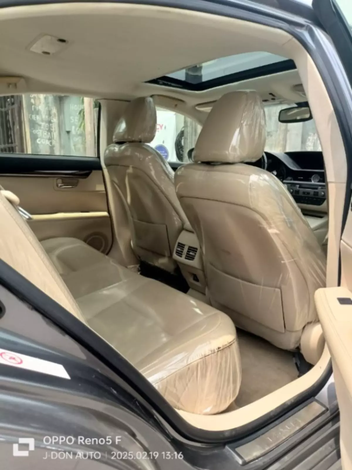 interiorBack