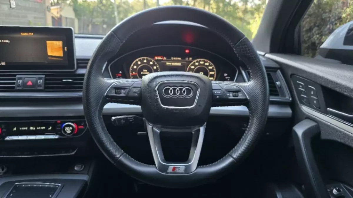 interiorFront