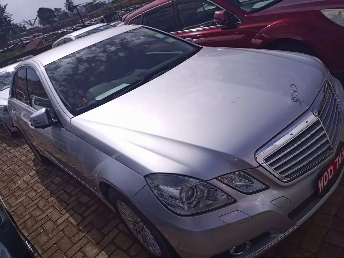 Mercedes-Benz E 300 - 2009