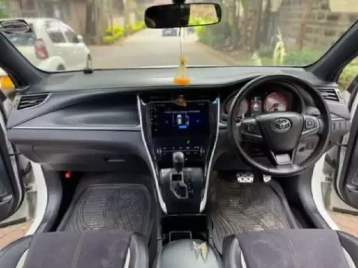 interiorFront