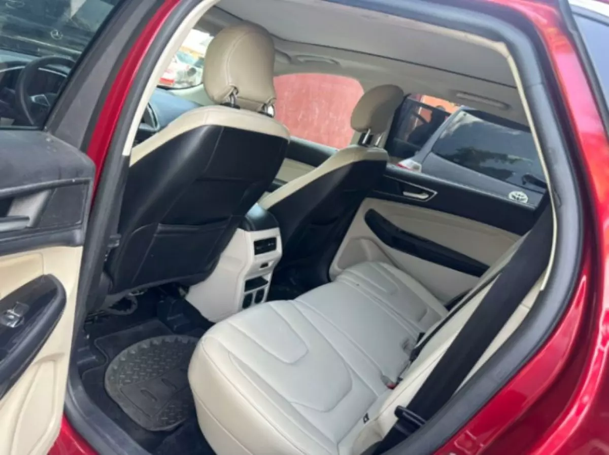 interiorBack