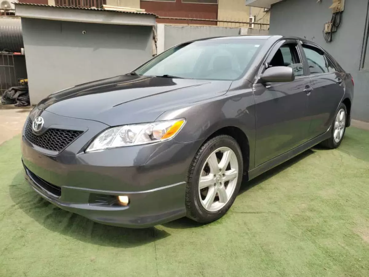 Toyota Camry - 2008