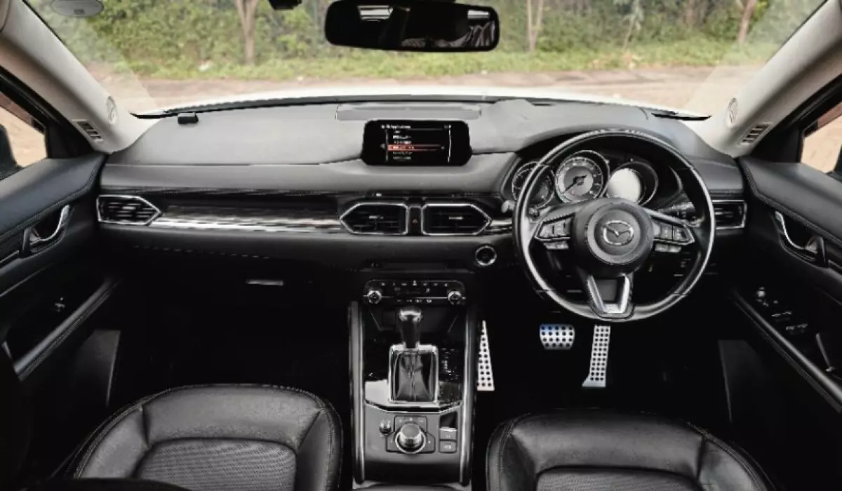 interiorFront