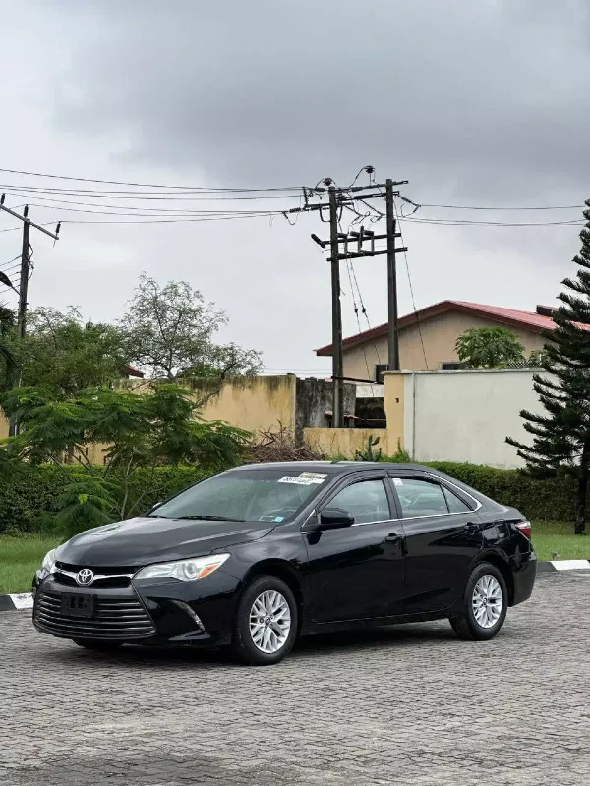 Toyota Camry - 2016