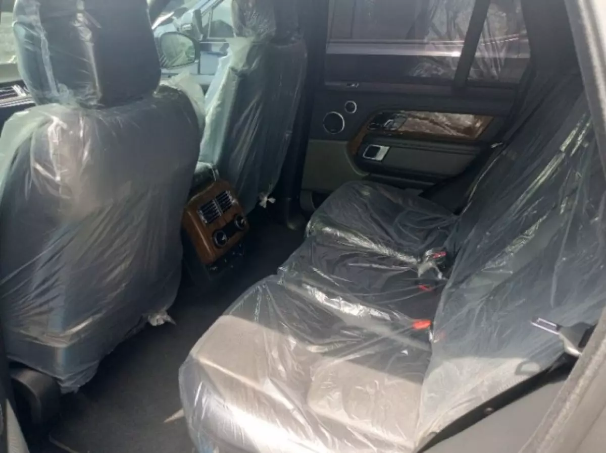 interiorBack