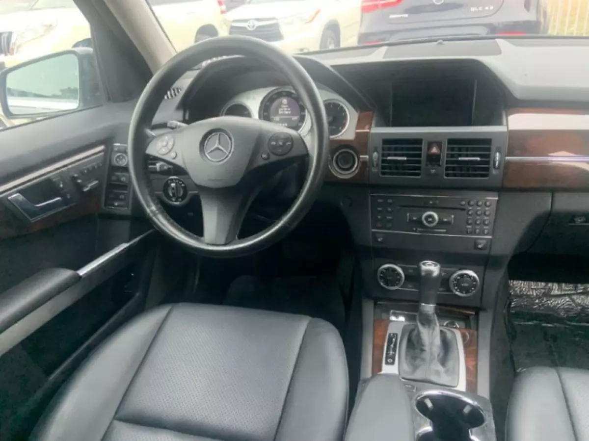 interiorFront