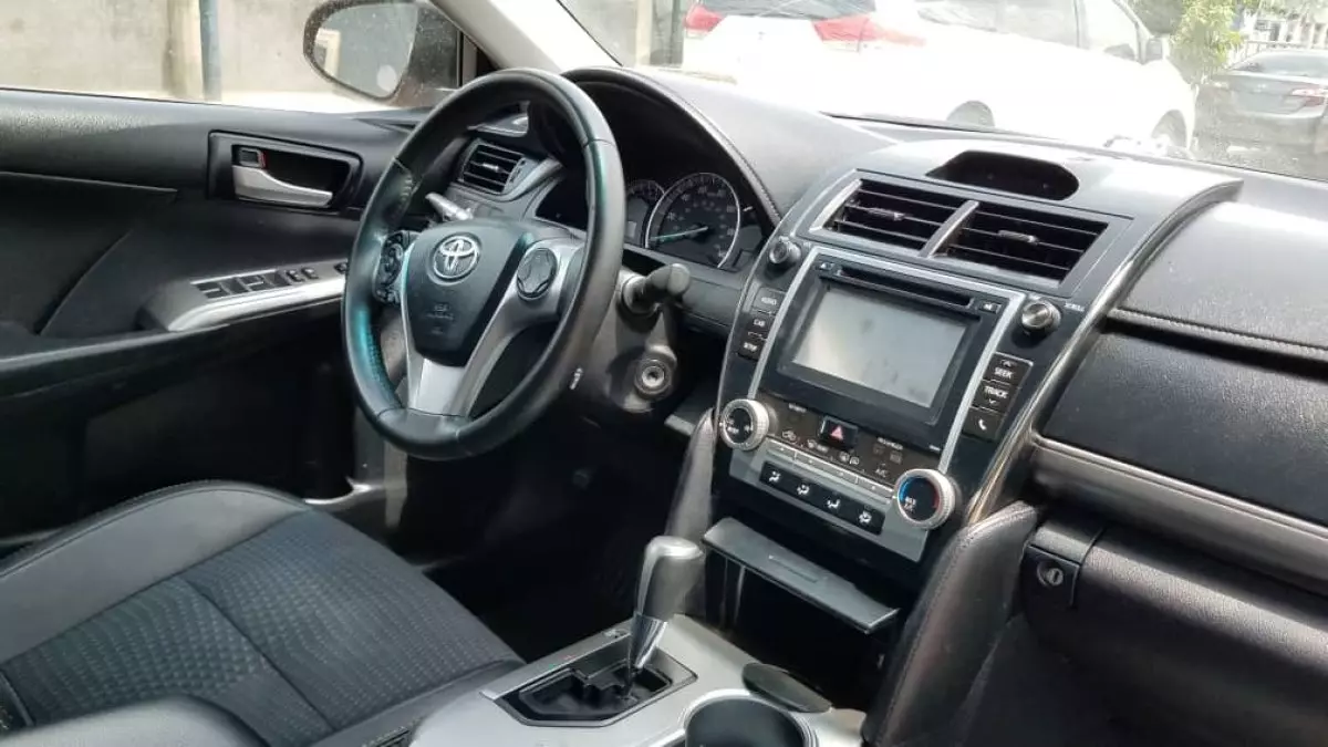interiorFront