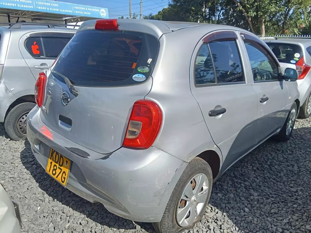 car Right Back