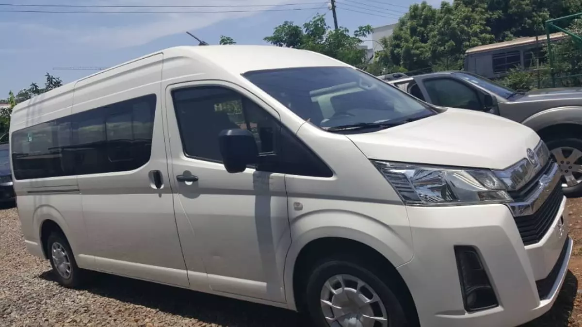 Toyota Hiace - 2023