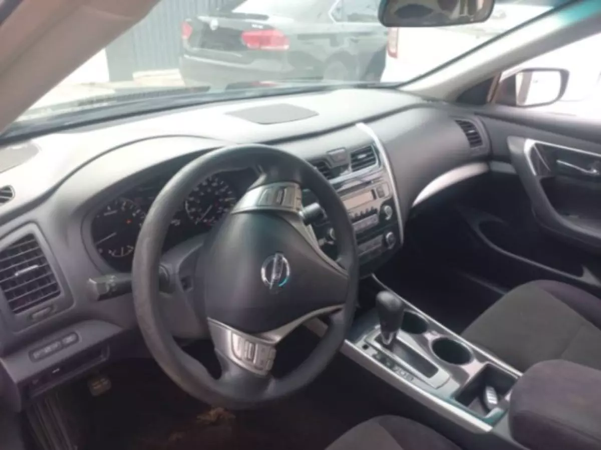 interiorFront