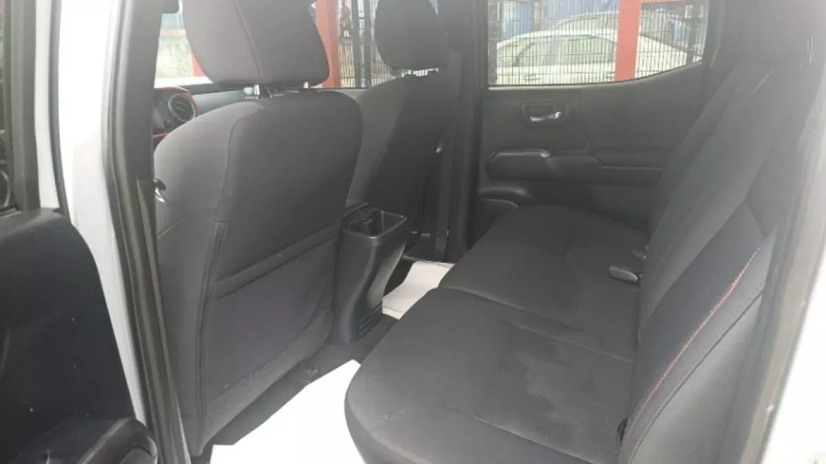 interiorBack