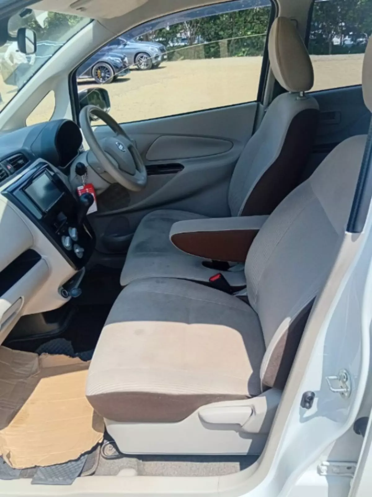 interiorFront