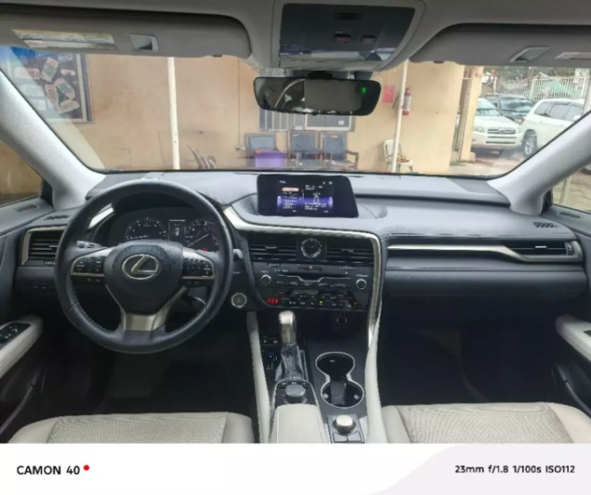 interiorFront
