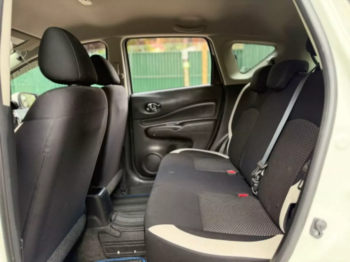 interiorBack