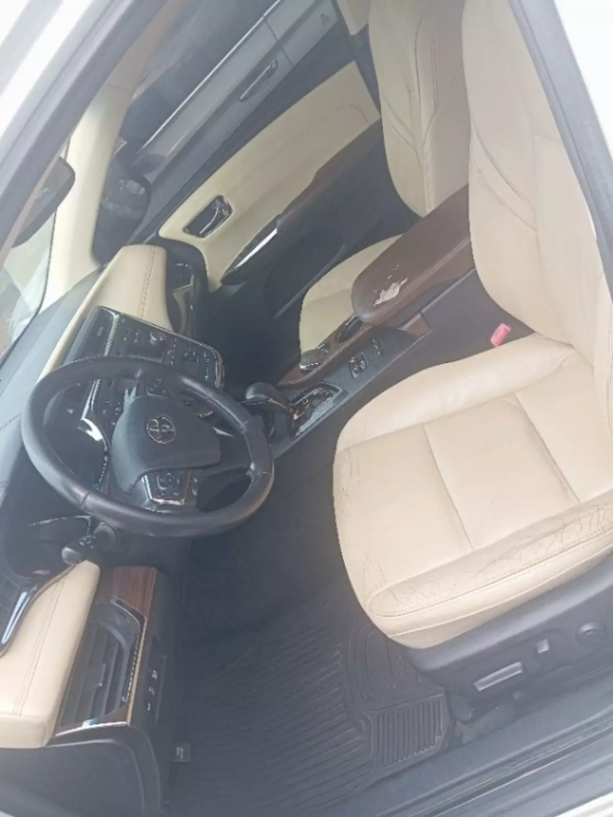 interiorFront