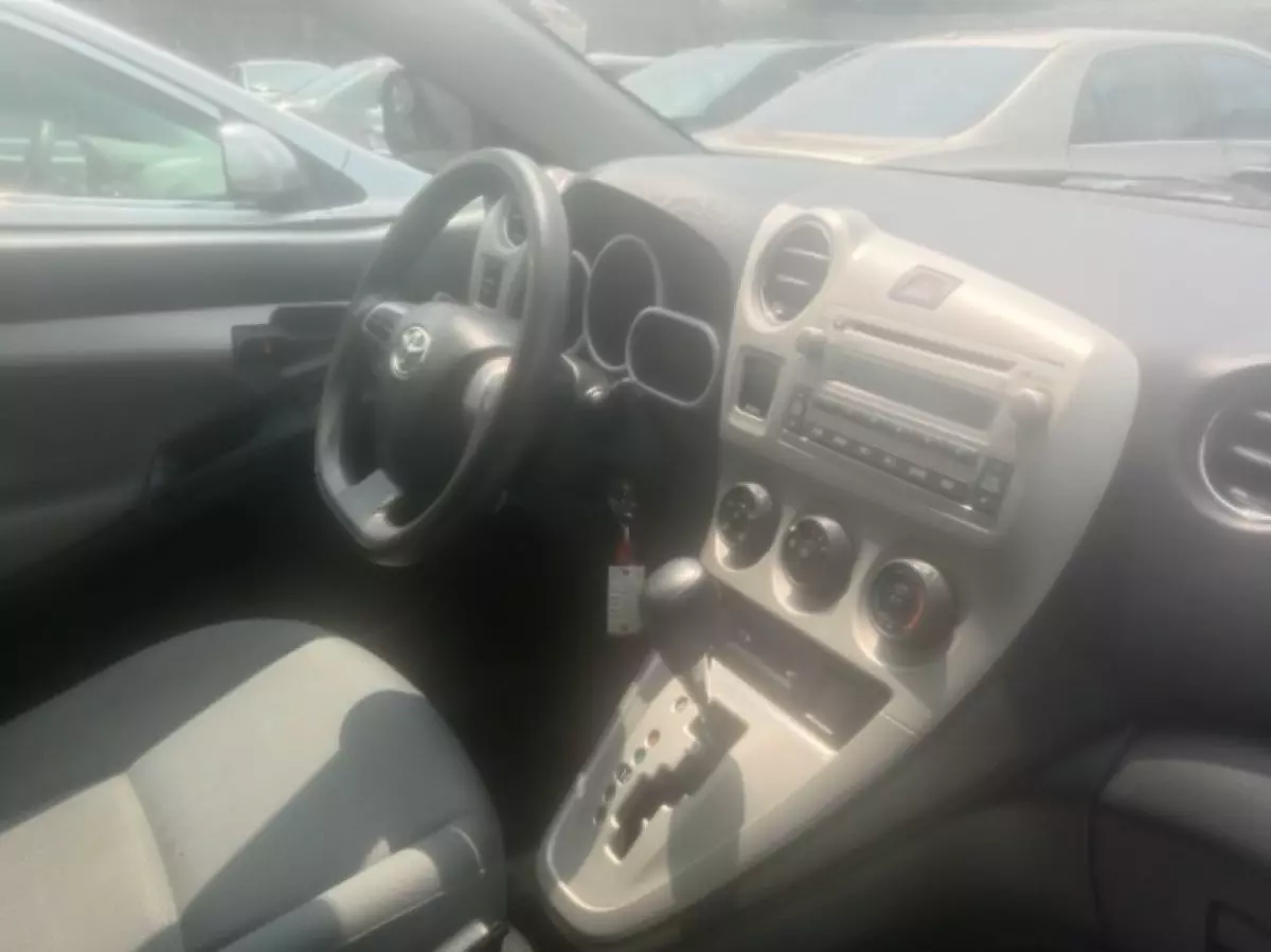 interiorFront