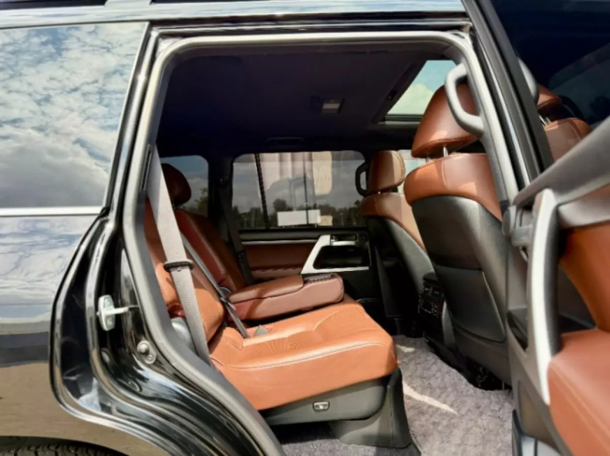 interiorBack