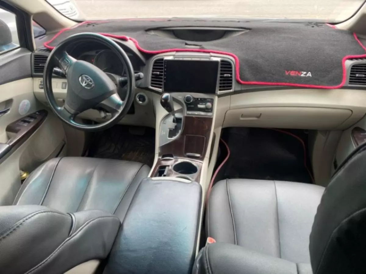 interiorFront