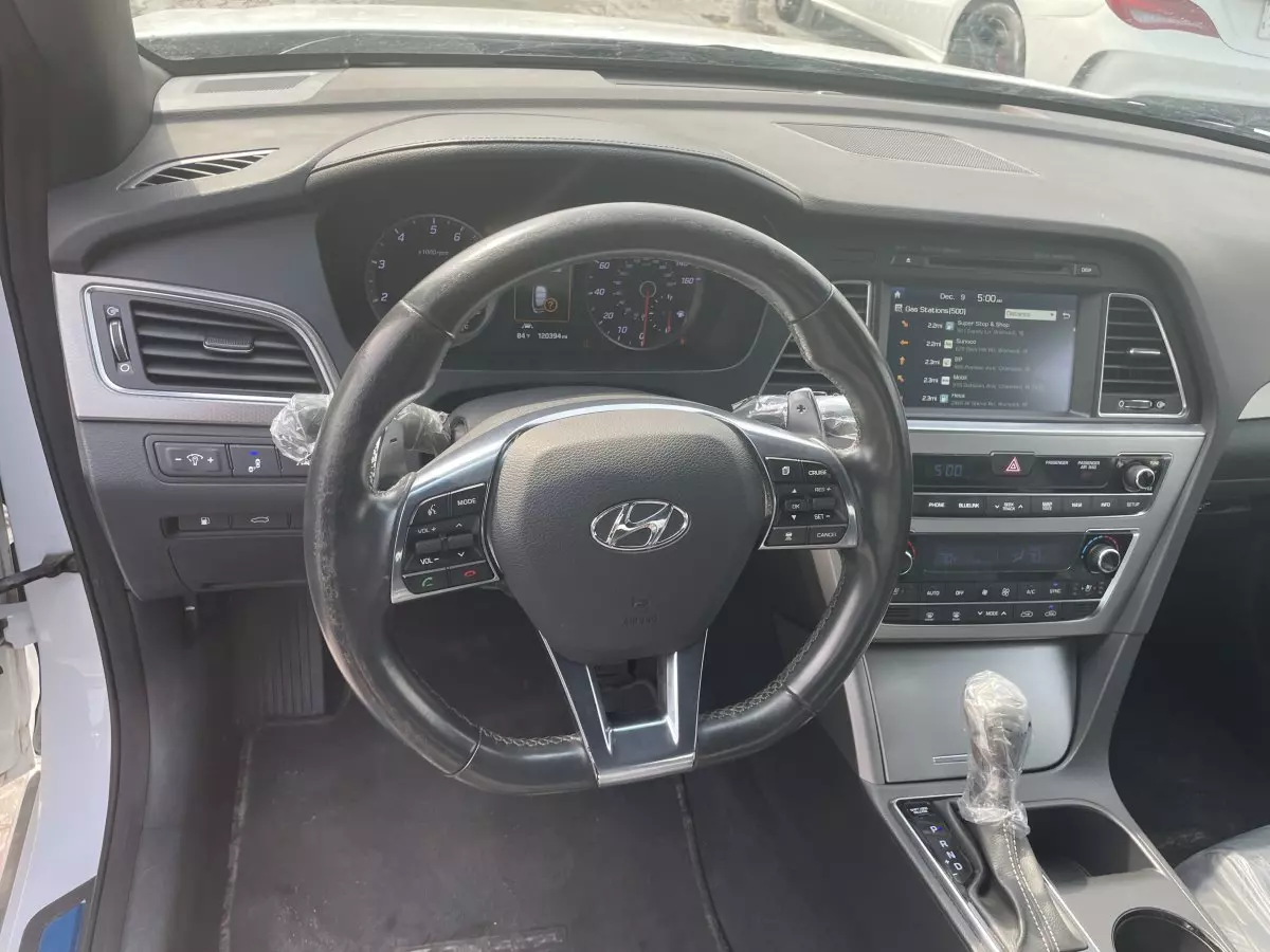 interiorFront