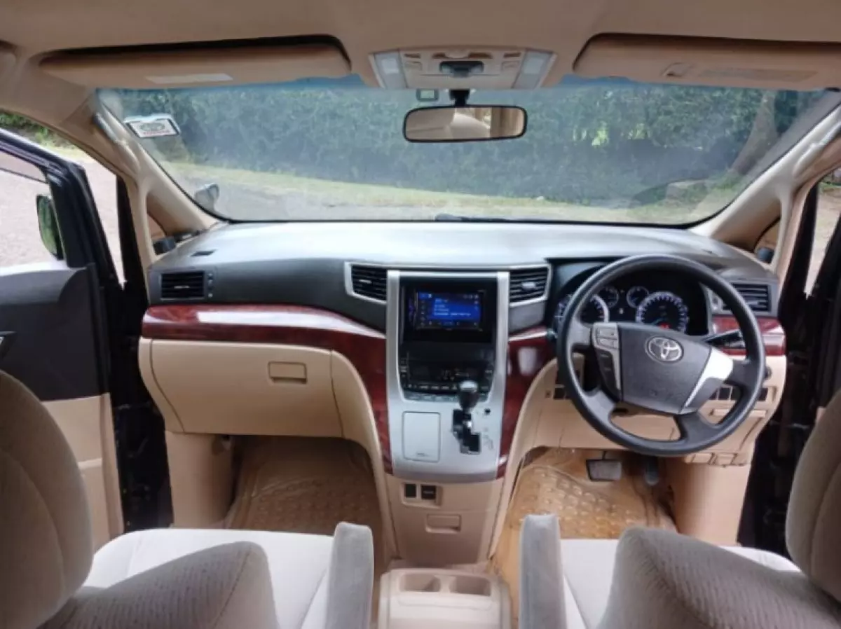 interiorFront