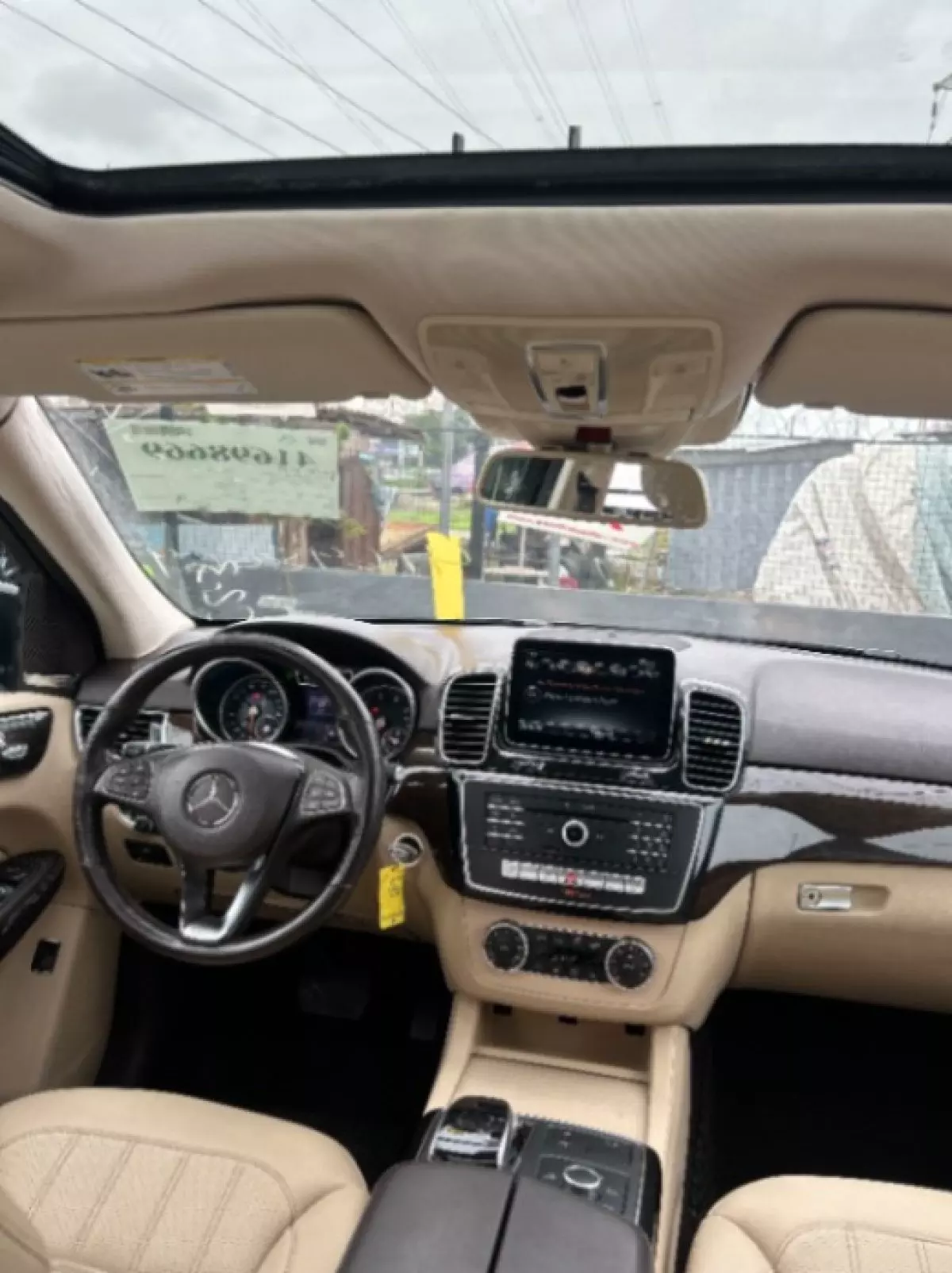 interiorFront