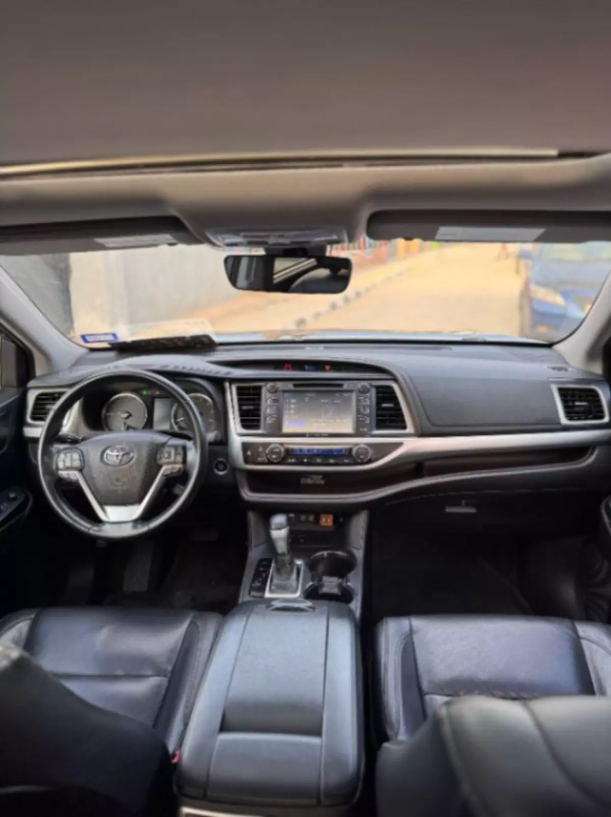 interiorFront