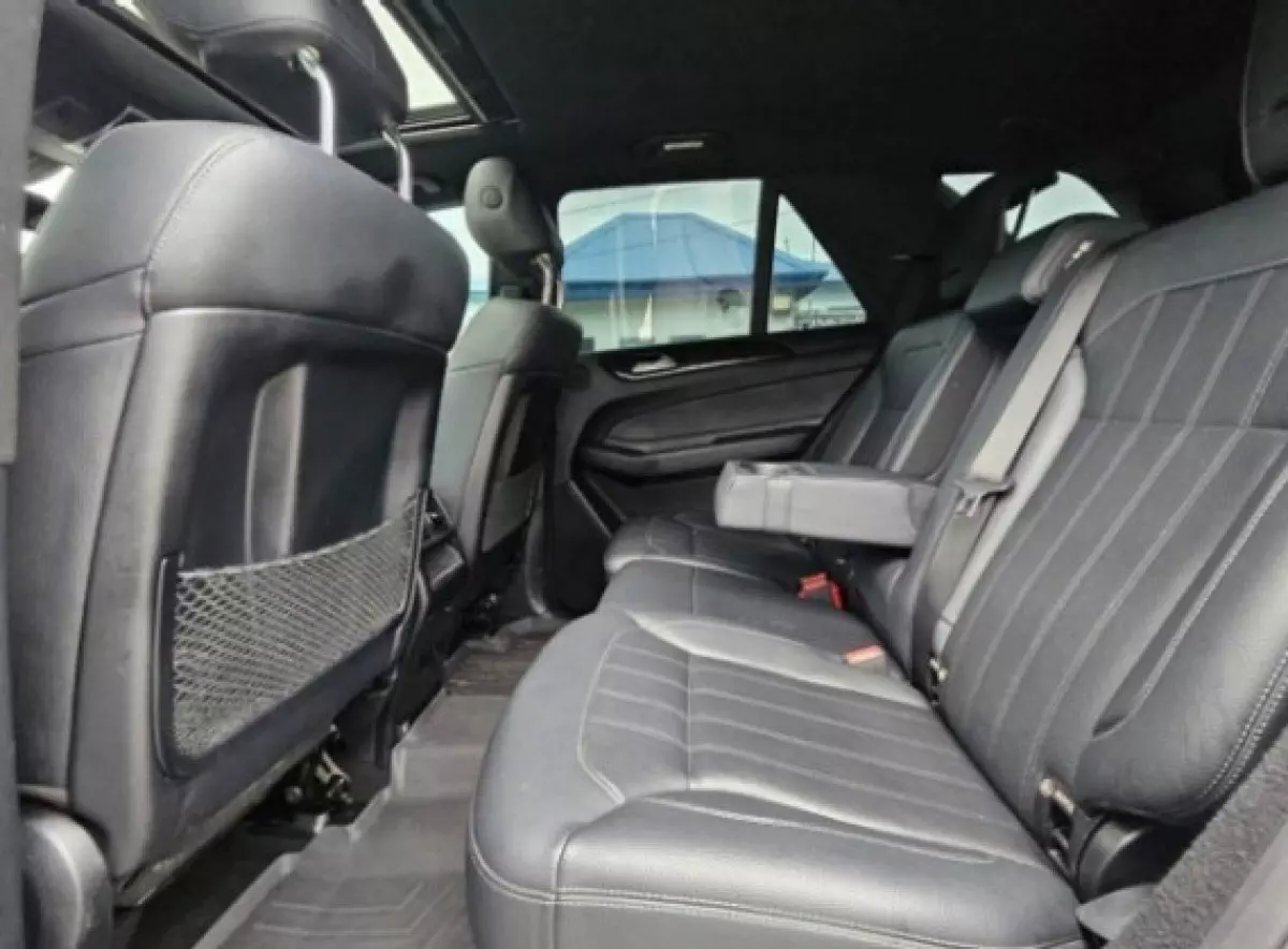 interiorBack