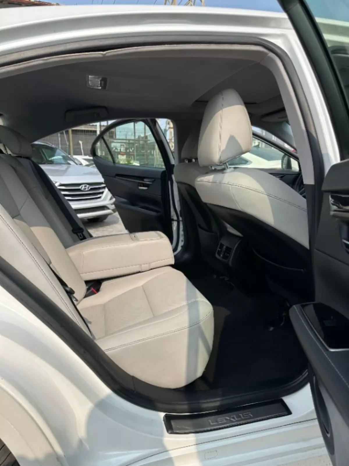 interiorBack