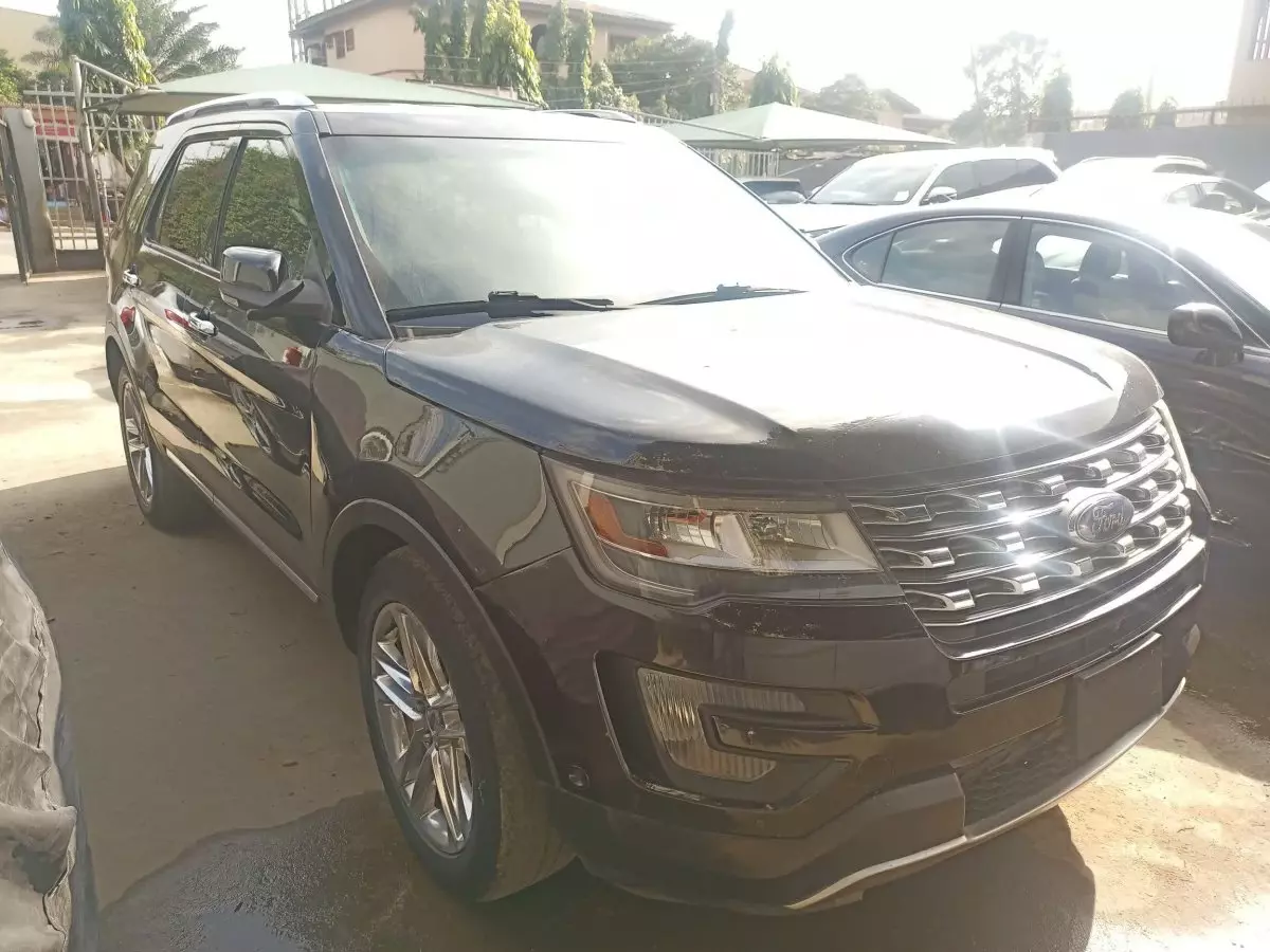 Ford Explorer - 2016