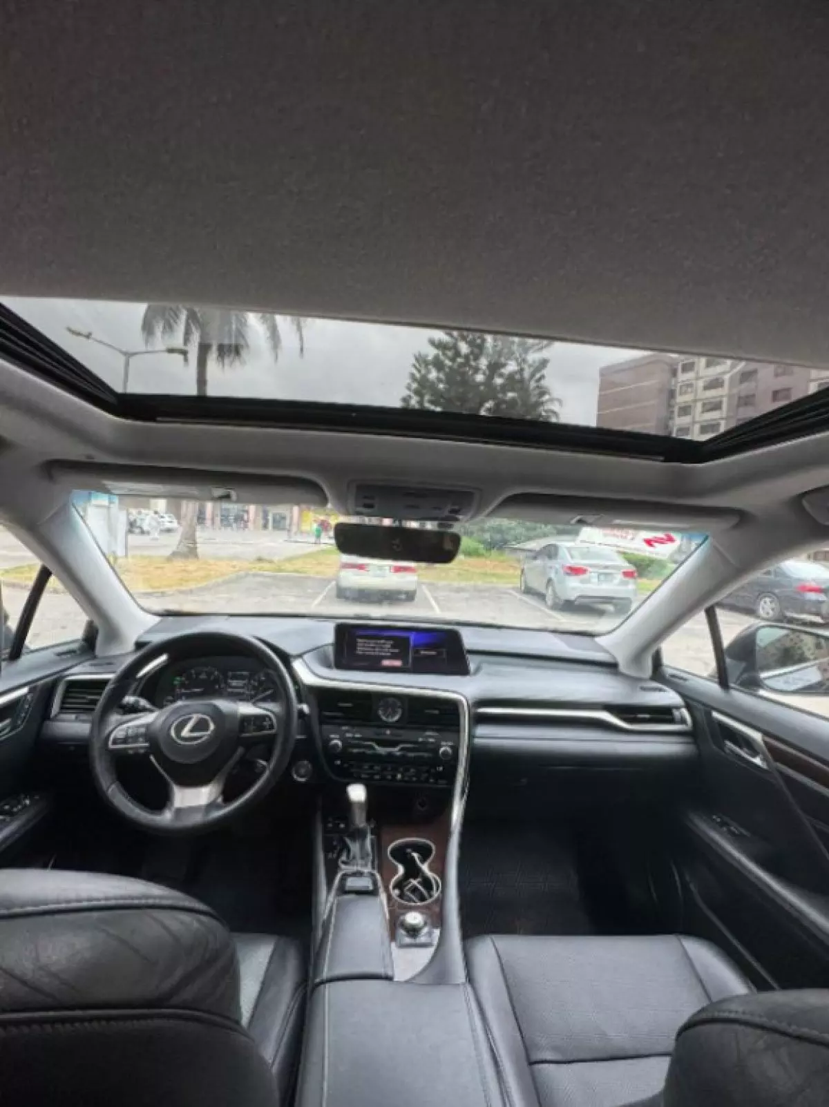 interiorFront