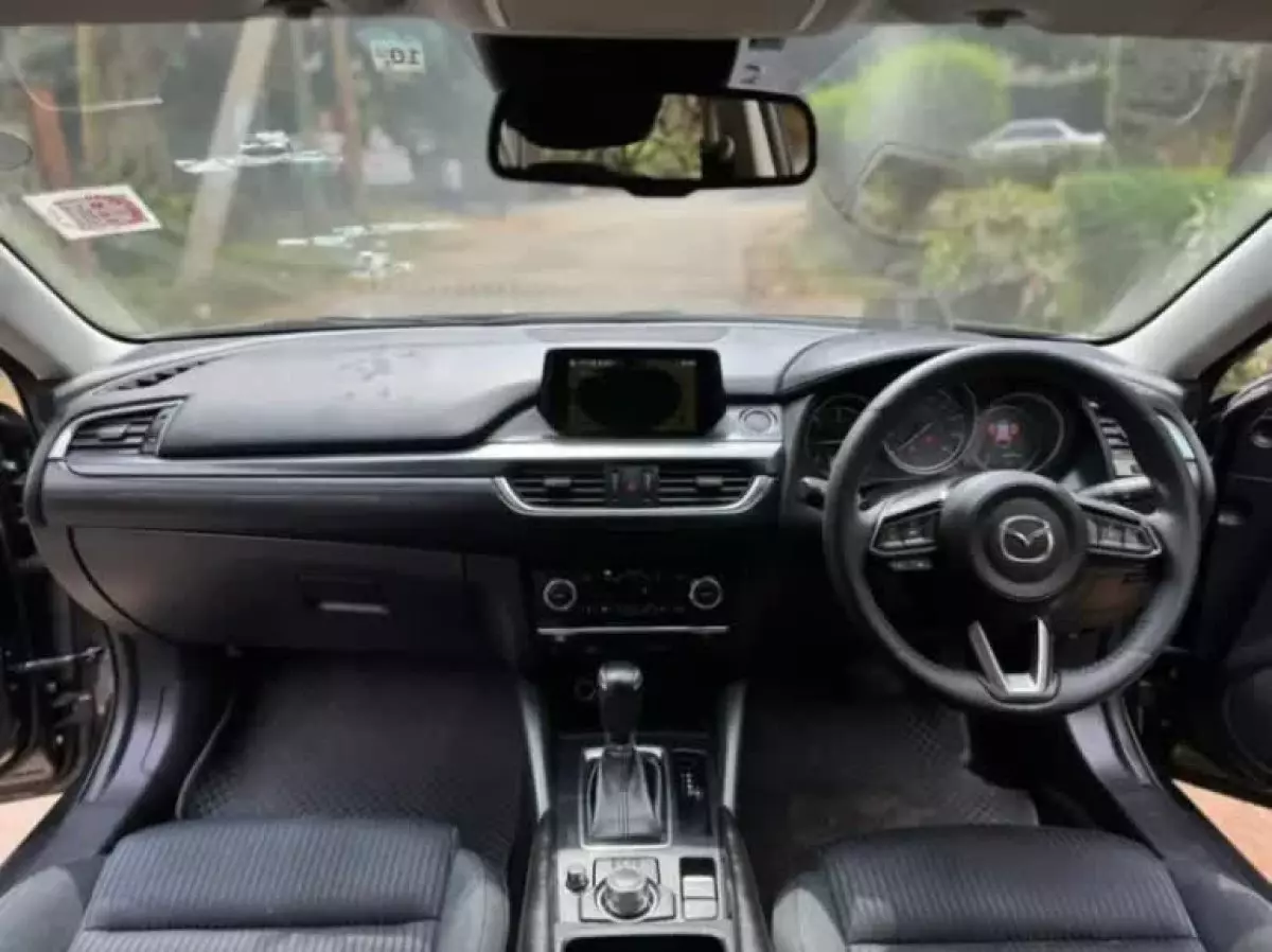 interiorFront