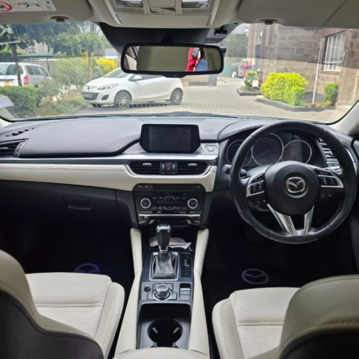 interiorFront