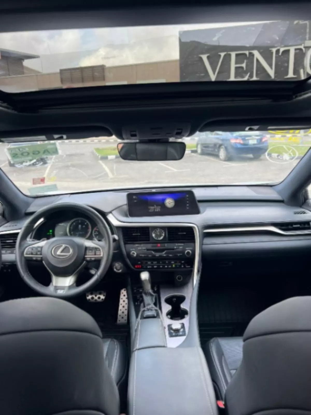 interiorFront